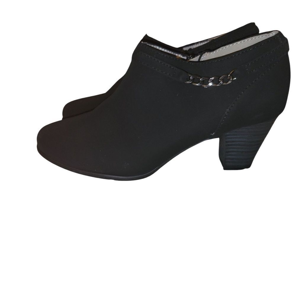 Sleek Black Ankle Booties for Versatile Style